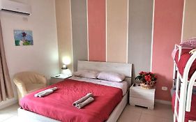 Home Regina Giovanna